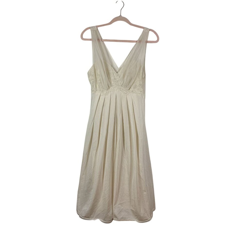 Vintage Vanity Fair Size 36 Ivory Lace Pleated Nightgown Sheer Bodice Elegant